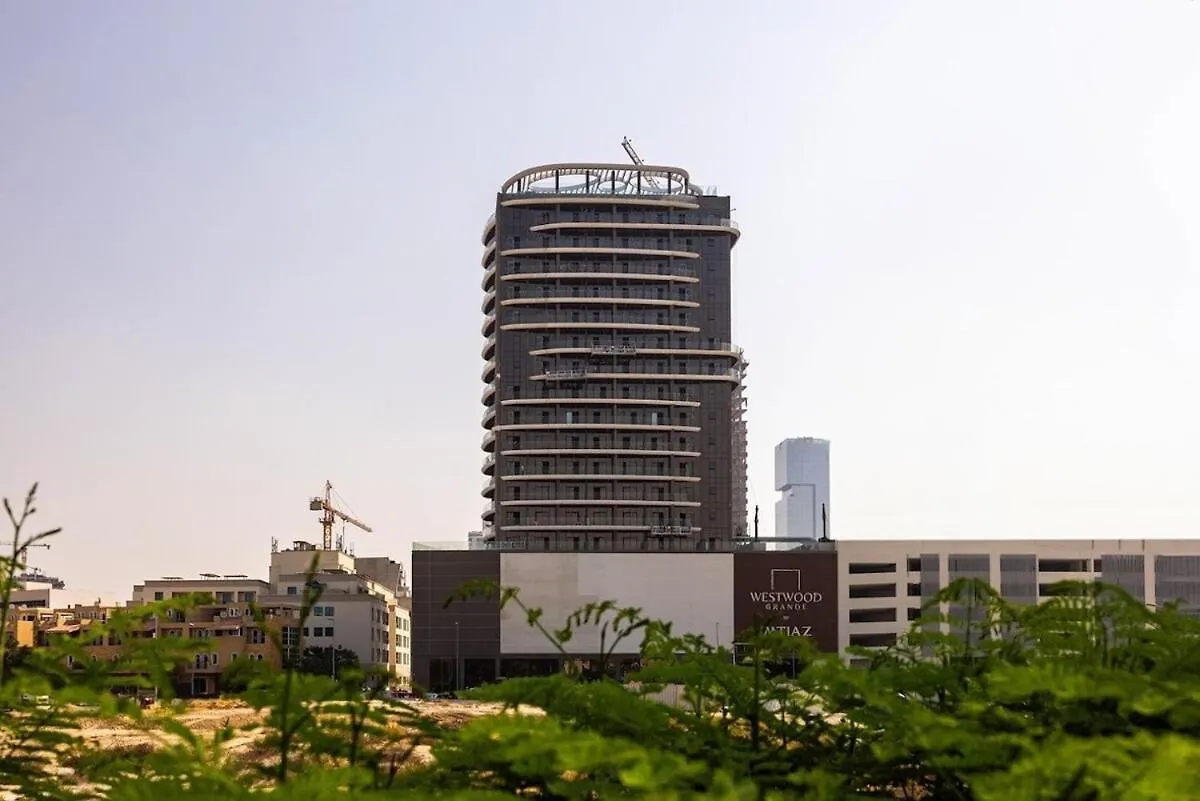 Luxury 1Br Larger Layout Westwood Grande - 1103 ドバイ